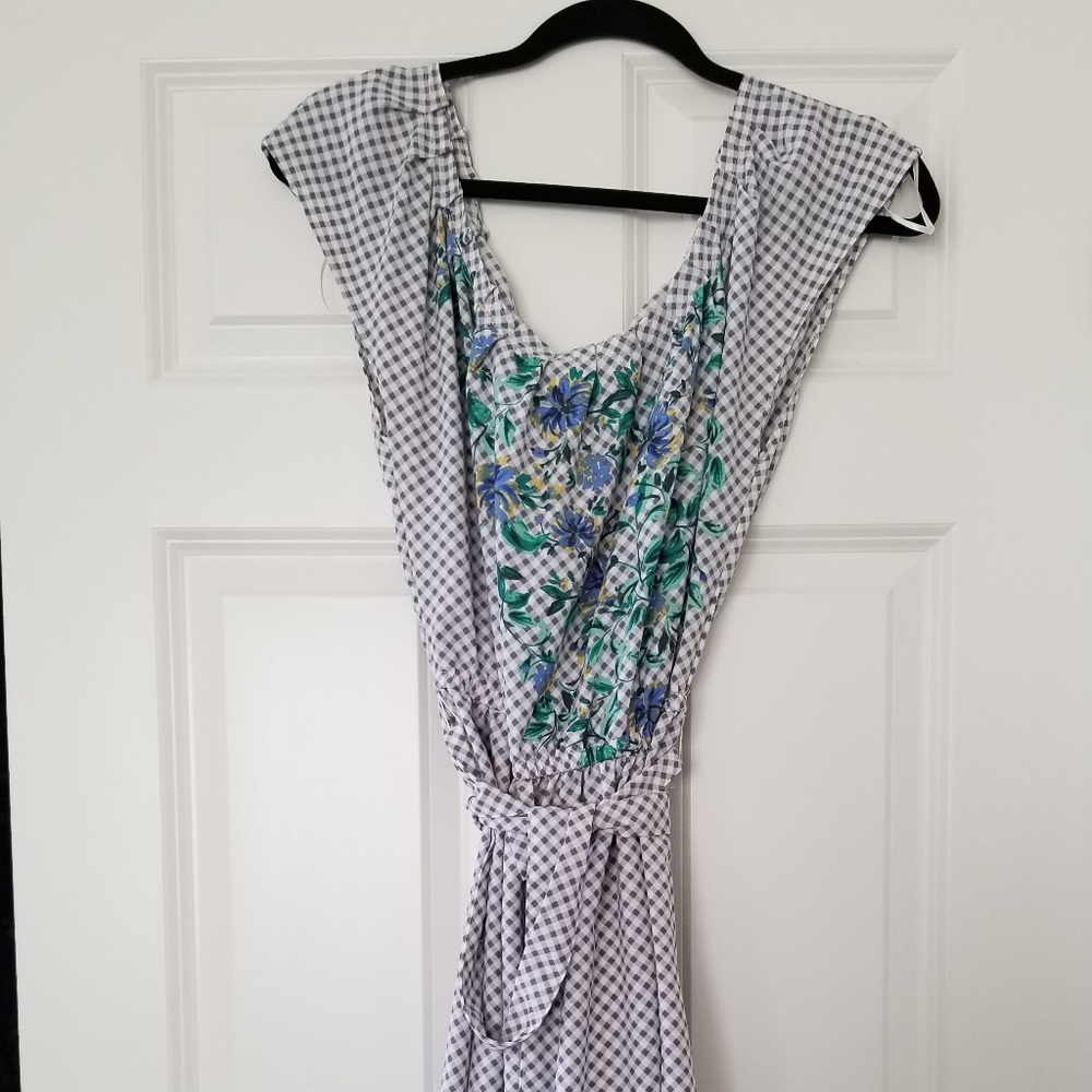 Closet Cleanout 5/$25 LC checkered dress size L